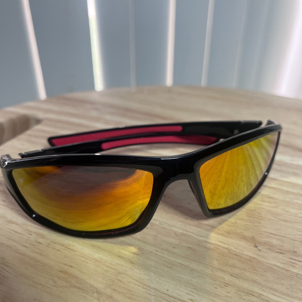 Polarized Sport Sunglasses with Yellow Mirror Lenses Comfort Design - Picture 4 of 10